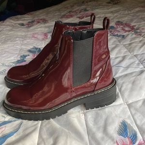 FOREVER 21 BURGUNDY BOOTIES